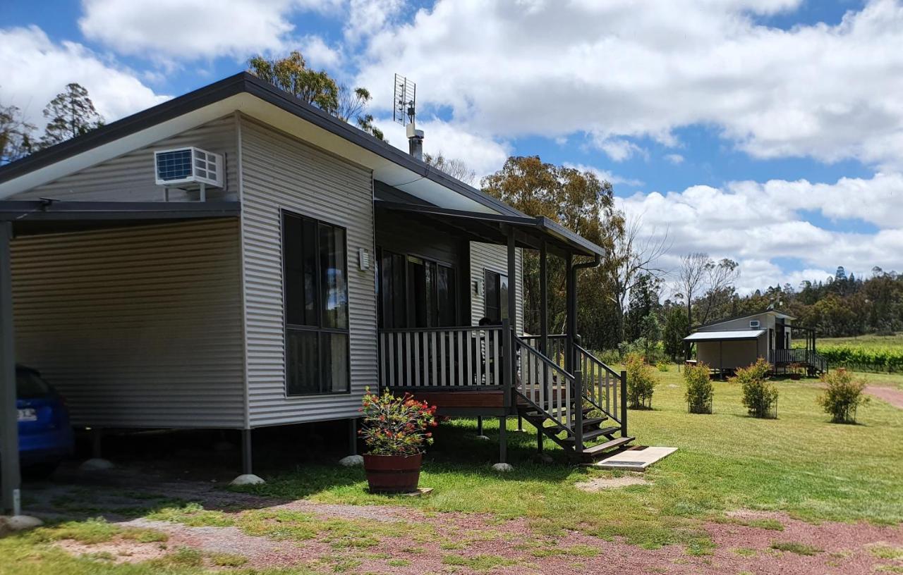 Just Red Wines Cabins Ballandean Exterior foto